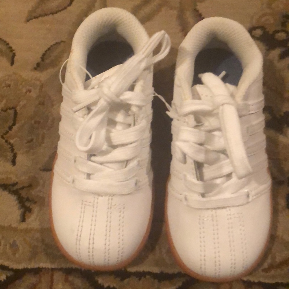 New white K-Swiss shoes, size 8 never warn